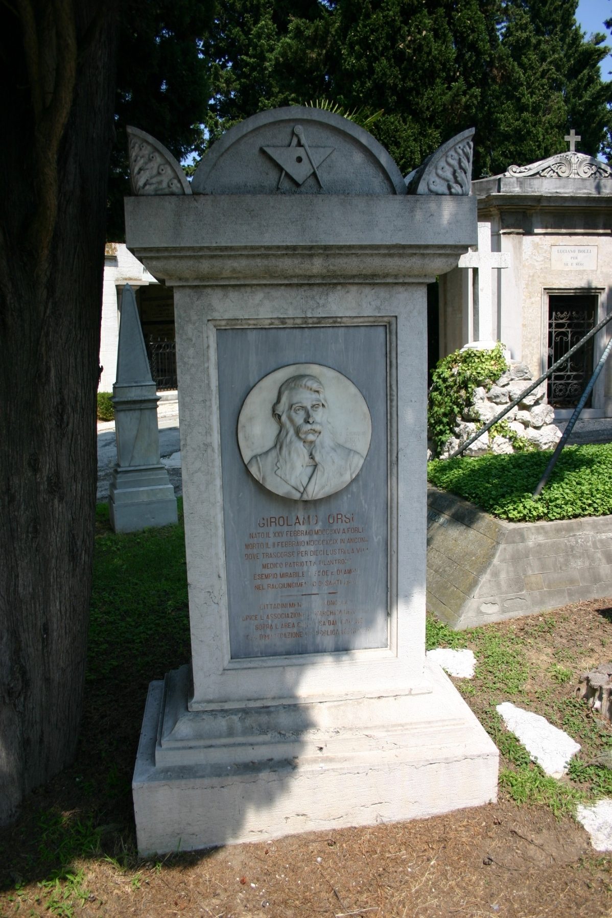 Girolamo Orsi's tomb, Tavernelle Cemetery, Ancona - 02.JPG